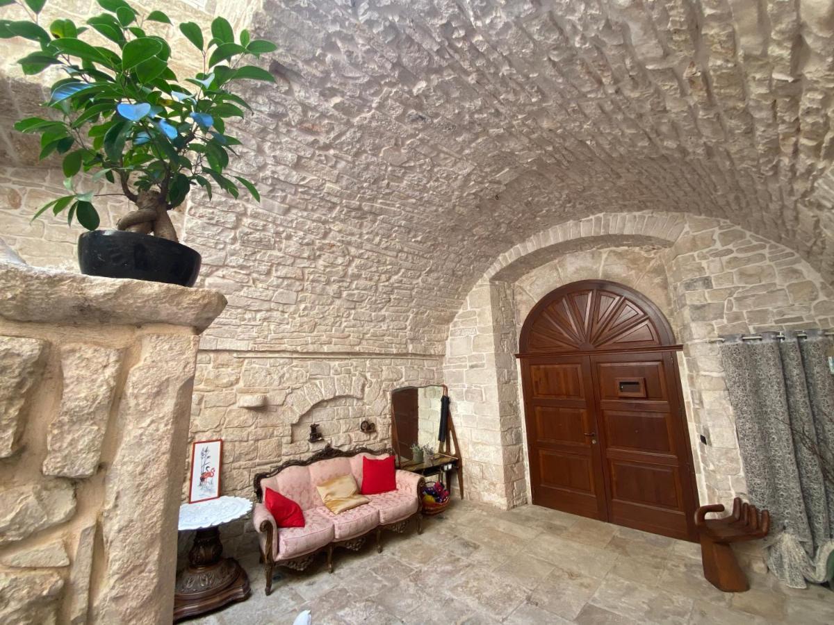 Palazzo Morola XIV Century Apartment Giovinazzo Exterior photo