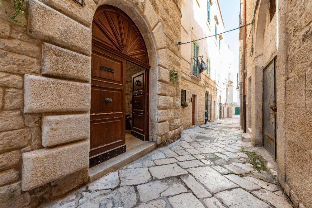 Palazzo Morola XIV Century Apartment Giovinazzo Exterior photo